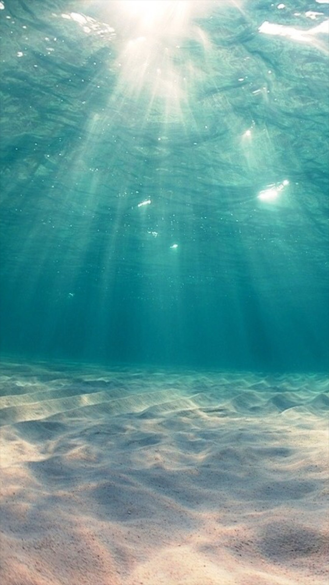 透明な海の中 透明感がおしゃれなiphone壁紙 Iphone Wallpapers