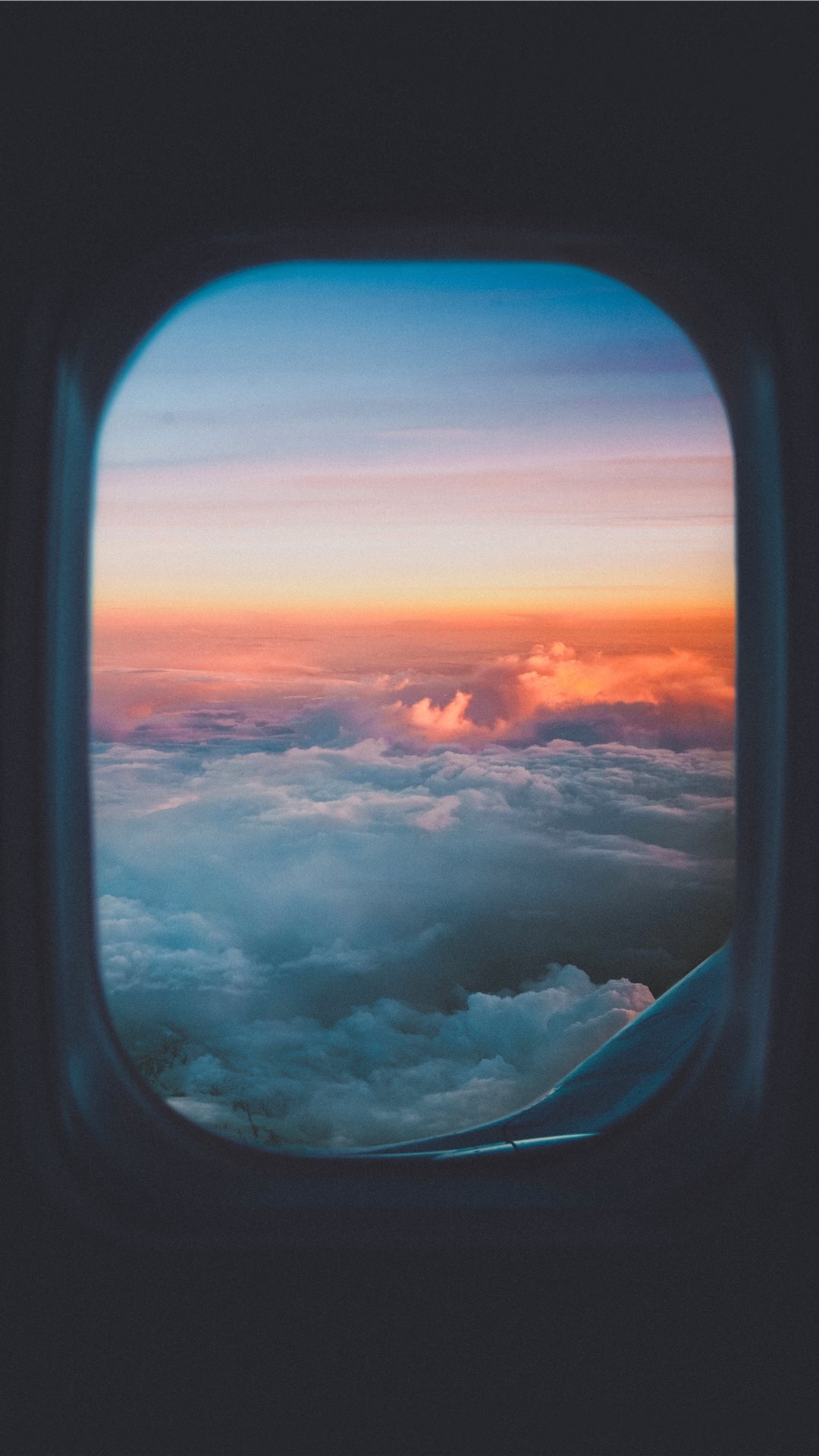 飛行機の窓からみた空 Iphone Wallpapers